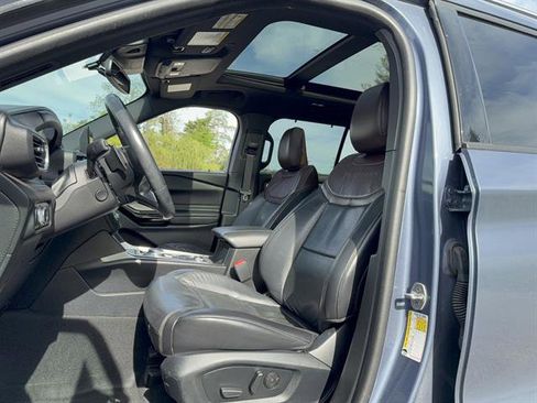 Used 2021 Ford Explorer Platinum w/ Equipment Group 601A AWD/4WD image 5