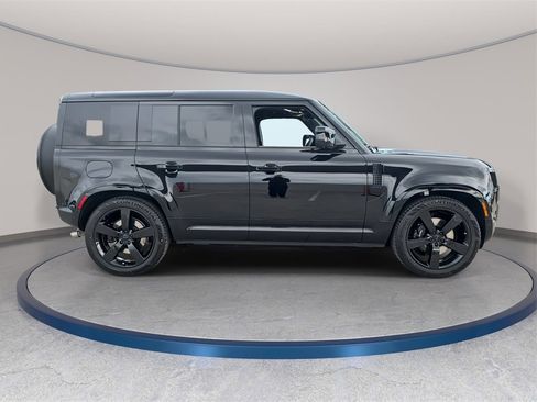 New 2026 Land Rover Defender 110 V8 image 4