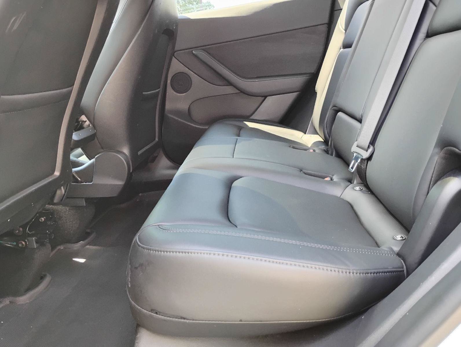 Used 2021 Tesla Model Y Long Range AWD/4WD image 14