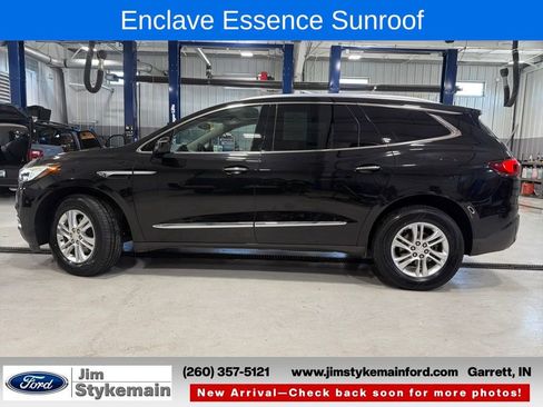 Used 2021 Buick Enclave Essence w/ Sound and Sites Package FWD image 2