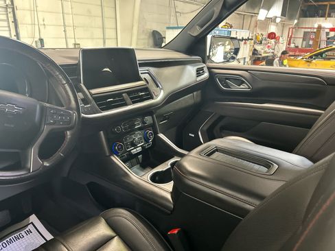 Used 2022 Chevrolet Tahoe RST w/ Luxury Package AWD/4WD image 4
