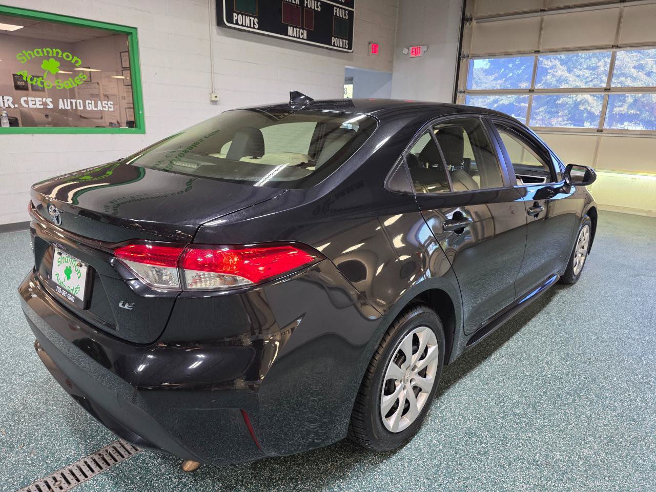 Used 2022 Toyota Corolla LE FWD image 6