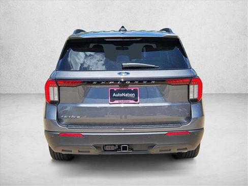 New 2026 Ford Explorer Active RWD image 8
