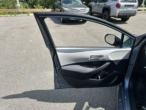 Certified 2021 Toyota Corolla LE FWD image 28