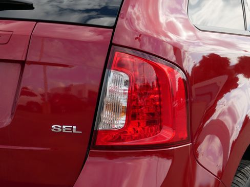 Used 2013 Ford Edge SEL FWD image 17