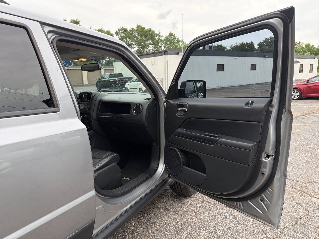 Used 2015 Jeep Patriot Sport w/ Power Value Group AWD/4WD image 26