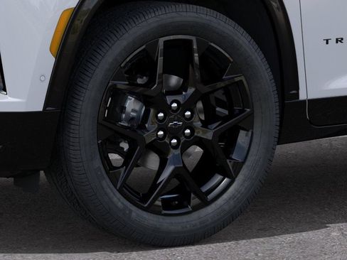 New 2026 Chevrolet Traverse RS w/ LPO, Floor Liner Package FWD image 9