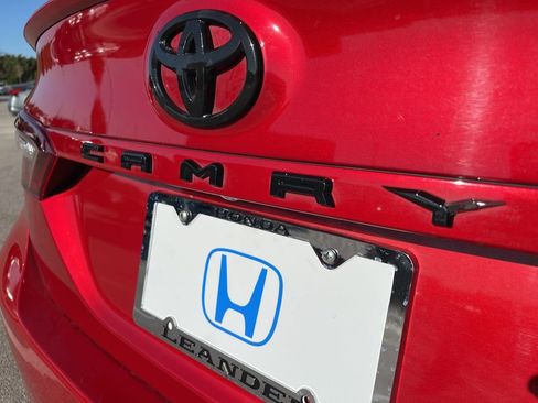 Used 2021 Toyota Camry XSE image 8