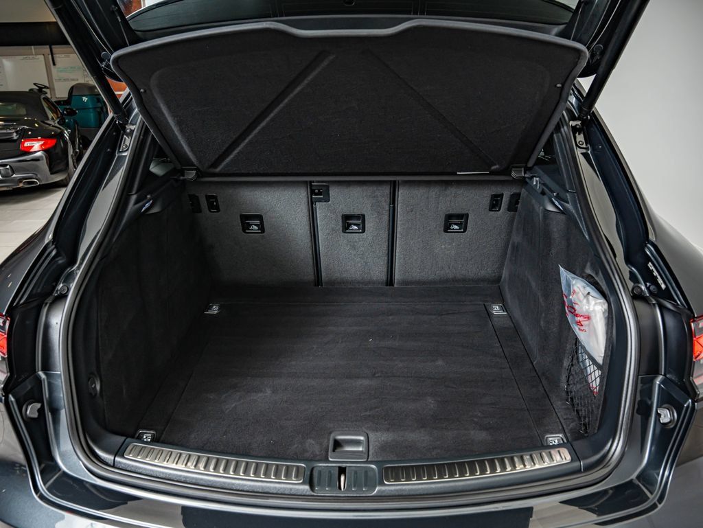 Certified 2026 Porsche Macan AWD/4WD image 46