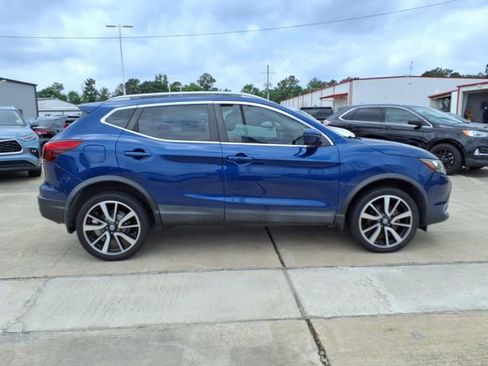 Used 2018 Nissan Rogue Sport SL w/ SL Premium Package FWD image 5