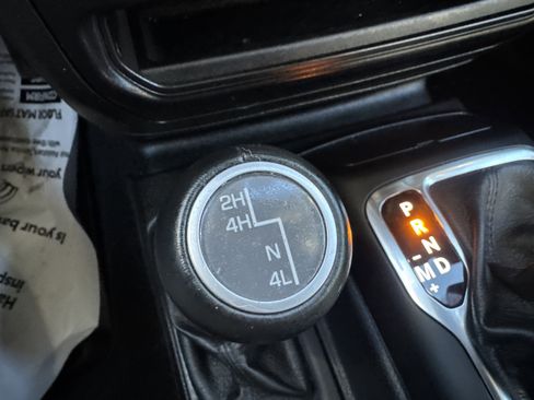 Used 2020 Jeep Wrangler Unlimited Sahara image 30