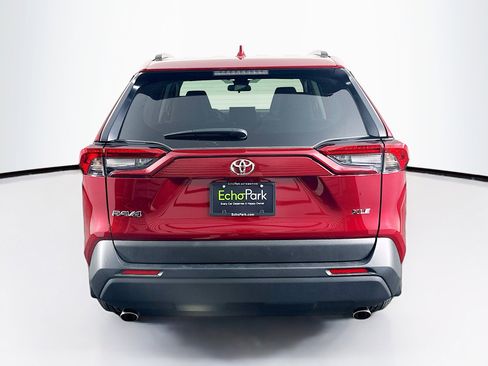 Used 2025 Toyota RAV4 XLE w/ Convenience Package image 7