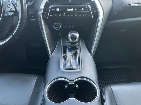 Used 2024 Toyota Venza Nightshade image 15