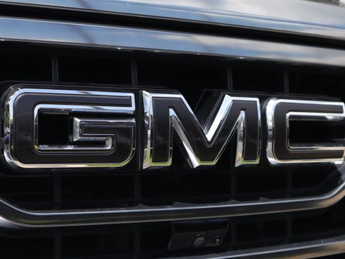Used 2022 GMC Sierra 1500 AT4 w/ AT4 Premium Package AWD/4WD image 34