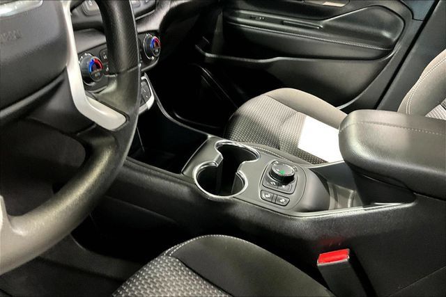 Certified 2024 GMC Terrain SLE w/ Driver Convenience Package FWD image 18