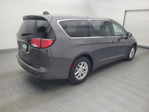 Used 2023 Chrysler Voyager LX FWD image 10