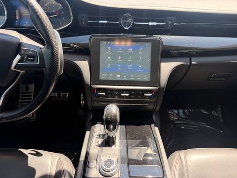 Used 2018 Maserati Quattroporte S GranSport Q4 AWD/4WD image 18