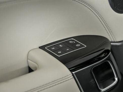 Used 2017 Land Rover Range Rover Sport HSE image 16