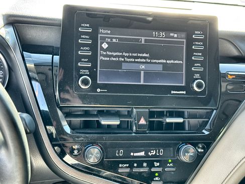 Used 2023 Toyota Camry SE image 13