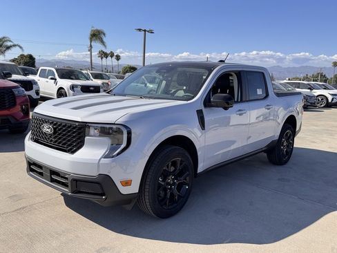 New 2025 Ford Maverick Lariat w/ Black Appearance Package image 7