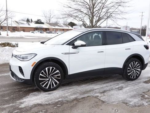 Used 2023 Volkswagen ID.4 Pro S Plus image 11