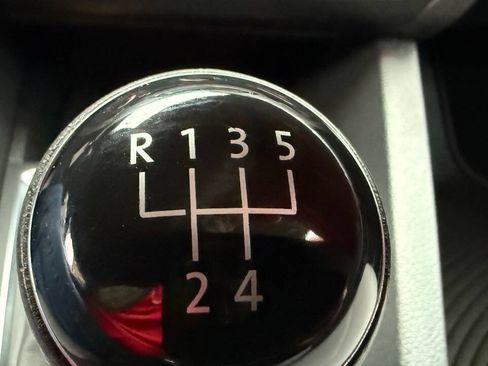 Used 2017 Volkswagen Jetta S image 29