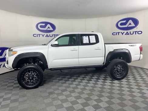 Used 2019 Toyota Tacoma SR image 6