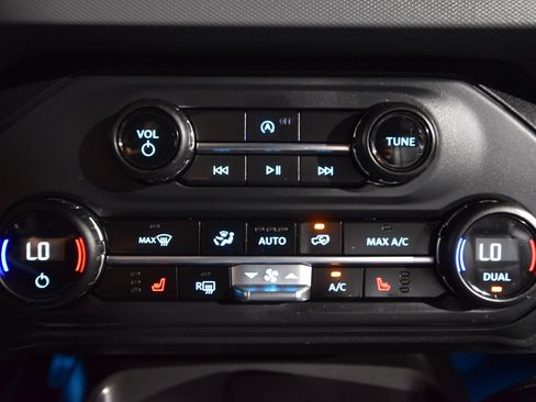 Used 2023 Ford Bronco Everglades image 39