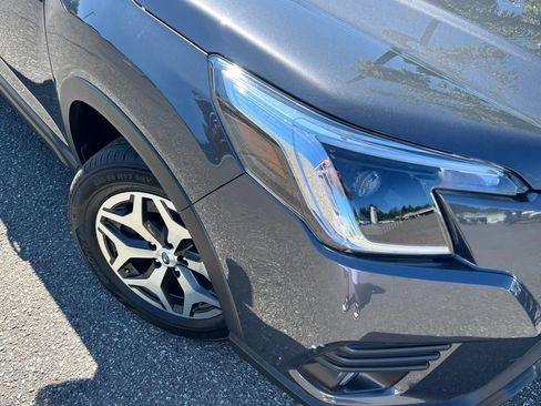 Used 2023 Subaru Forester Premium AWD/4WD image 2