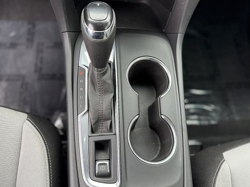 Used 2020 Chevrolet Equinox LS image 17