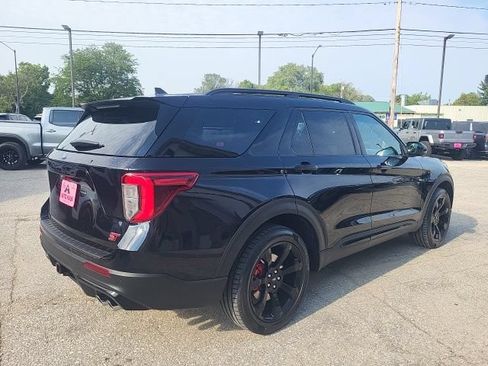 Used 2024 Ford Explorer ST w/ Technology Package AWD/4WD image 9
