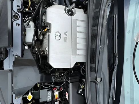 Used 2008 Toyota Sienna XLE Limited FWD image 38
