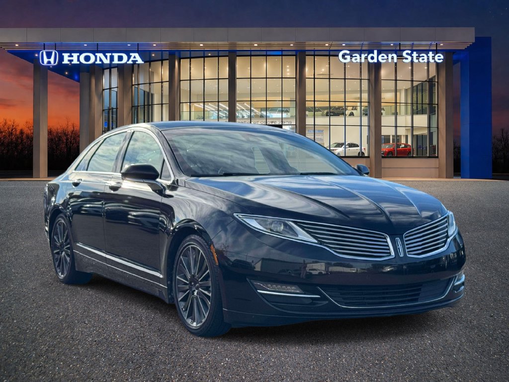 Used 2014 Lincoln MKZ FWD image 2