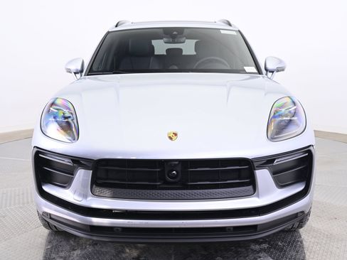 Used 2026 Porsche Macan AWD/4WD image 10