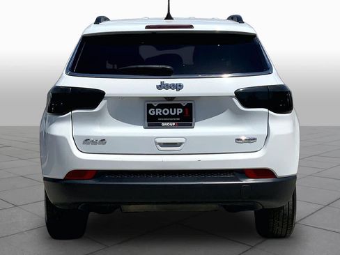 Used 2023 Jeep Compass Latitude AWD/4WD image 5
