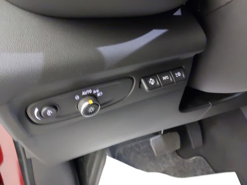 Used 2023 Buick Envision Avenir image 24