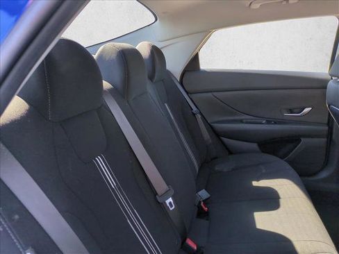 Used 2024 Hyundai Elantra SEL image 17