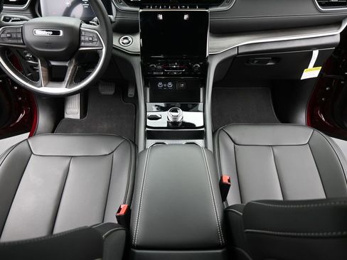 Used 2025 Jeep Grand Cherokee L Limited image 25