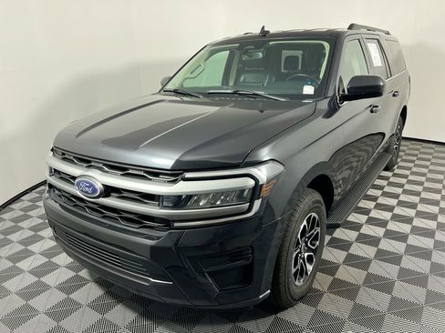 Used 2024 Ford Expedition Max XLT image 7