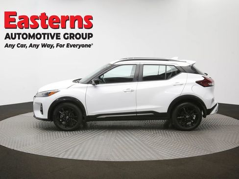 Used 2023 Nissan Kicks SR w/ SR Premium Package FWD image 61