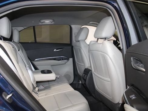 Used 2019 Cadillac XT4 Luxury w/ Cold Weather Package AWD/4WD image 10