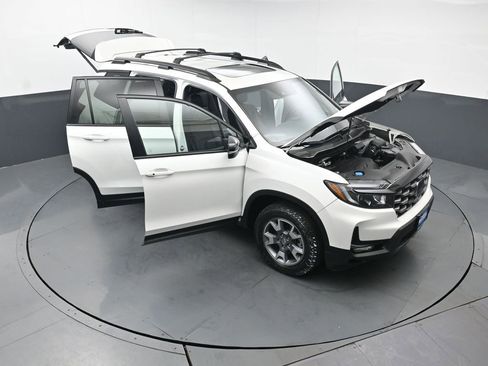Used 2023 Honda Passport TrailSport image 57
