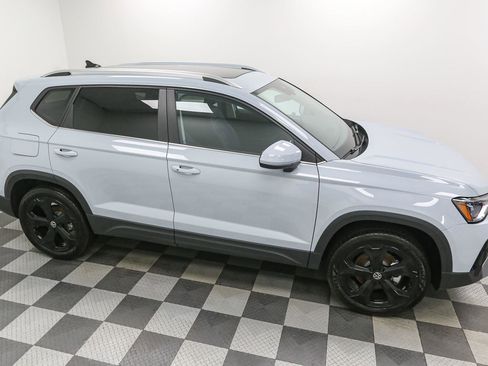 New 2026 Volkswagen Taos SEL AWD/4WD image 5