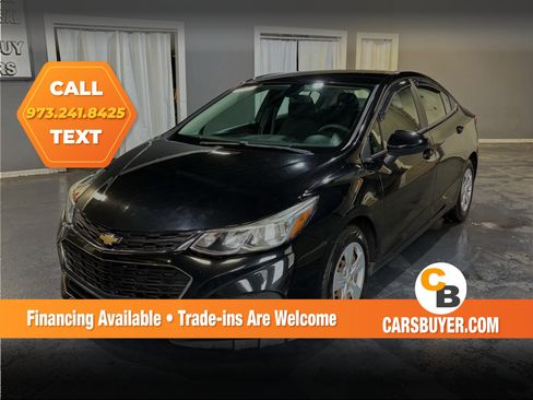 Used 2017 Chevrolet Cruze LS FWD image 1