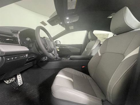 New 2026 Toyota Camry SE image 9