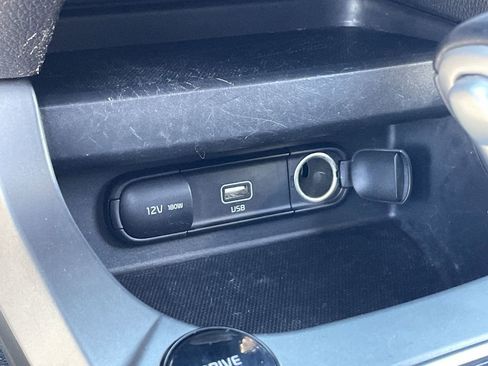 Used 2021 Kia Seltos S image 26