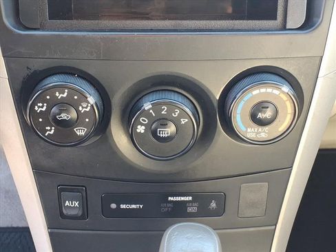 Used 2010 Toyota Corolla LE image 8