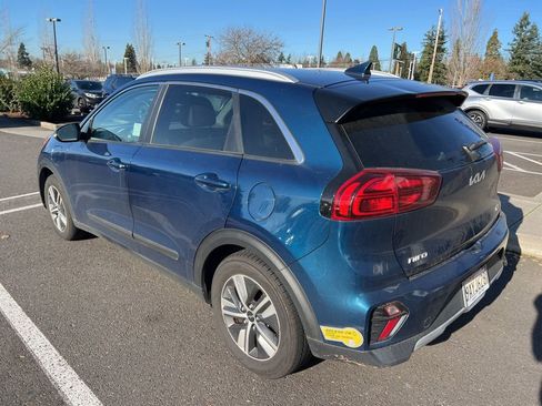 Used 2022 Kia Niro EX image 6