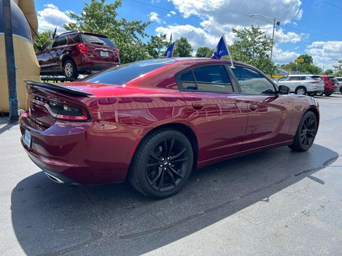 Used 2018 Dodge Charger SXT w/ Blacktop Package RWD image 6