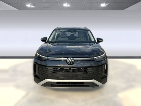New 2025 Volkswagen Tiguan SE image 5